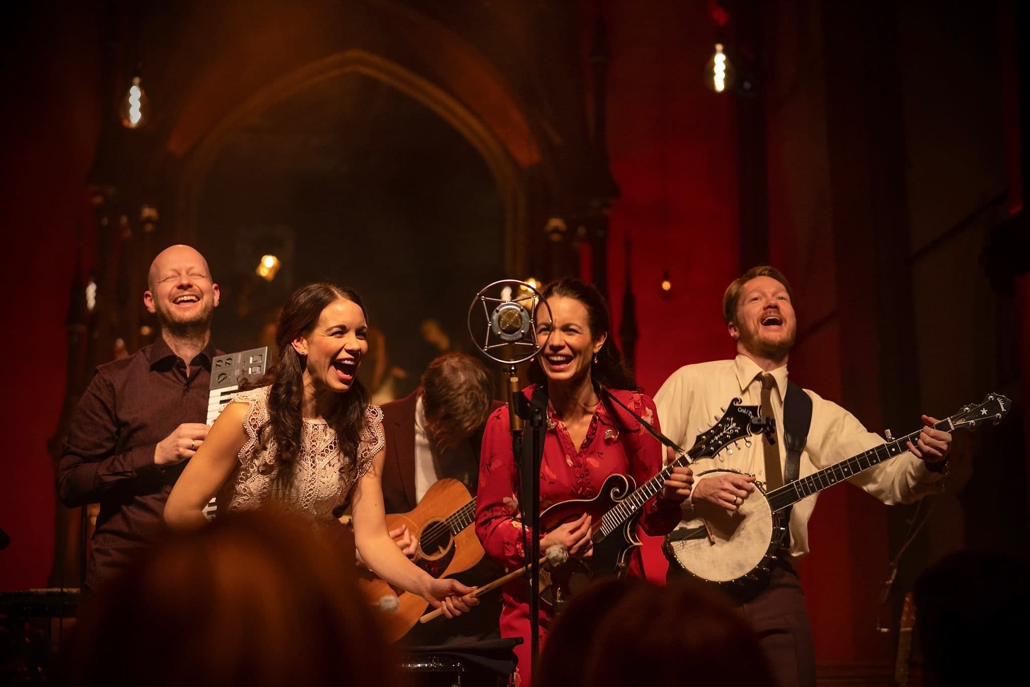 Garness and band (Torjus Vierli, Thomas Gallatin and Tor Egil Kreken) performing live in Kulturkirken Jakob, at a Christmas concert in 2018.